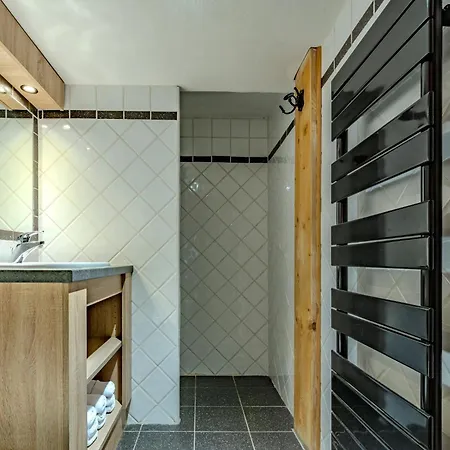 8 Personnes Dans Prive, Piscine, In Apartman Val Thorens