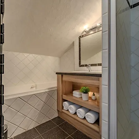 8 Personnes Dans Privé Au Pied Des Pistes * Val Thorens