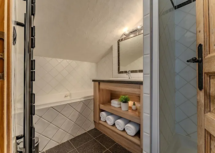 8 Personnes Dans Prive, Piscine, In * Val Thorens